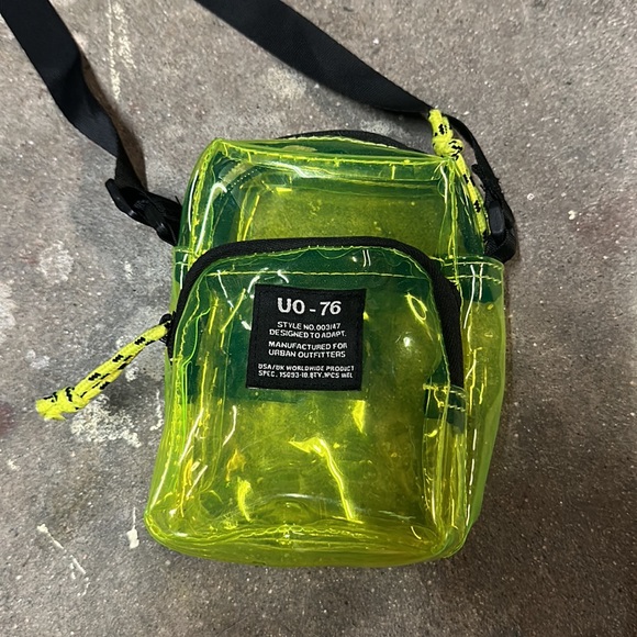 BDG UO 76 crossbody bag neon green - Picture 2 of 4